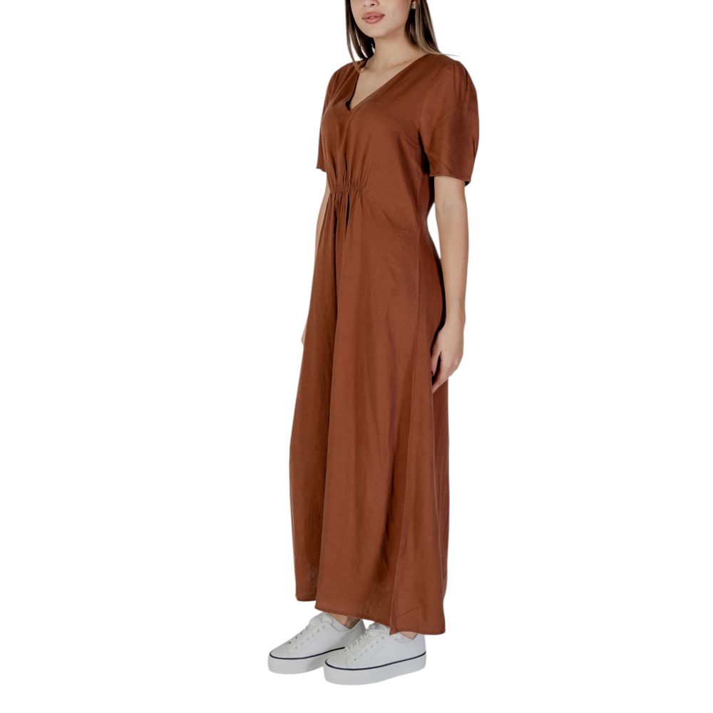 B.Young Brown Linen Long