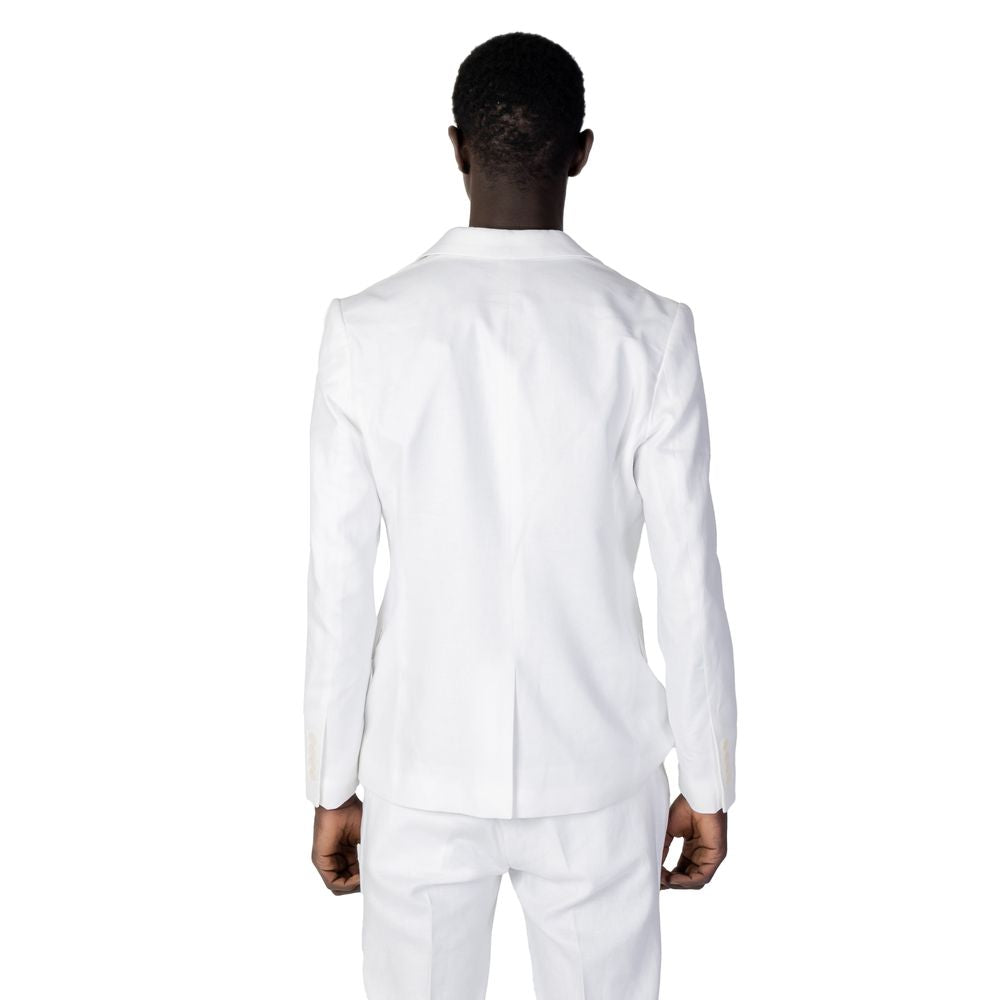 Back view of Antony Morato white linen suit for men, spring/summer collection, featuring a blend of 52% linen and 48% viscose.