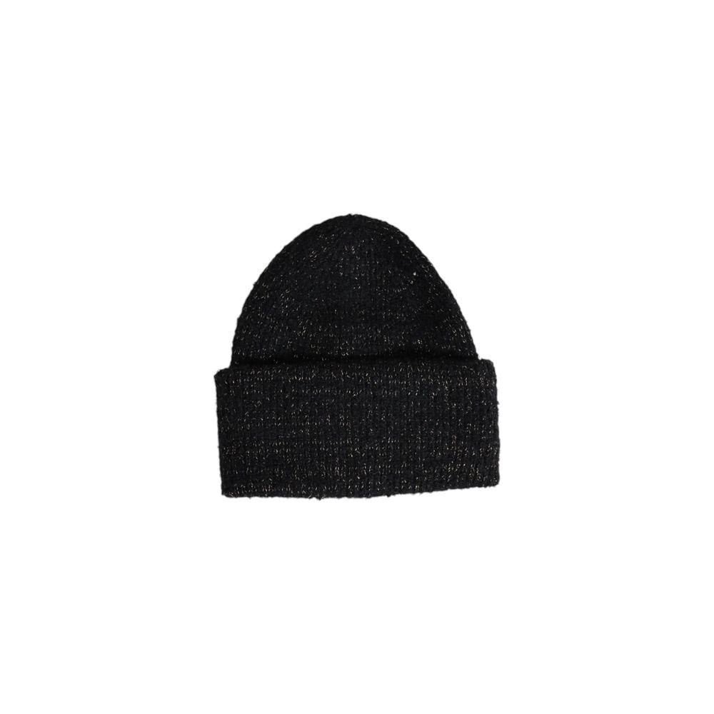Pieces black recycled polyester beanie with metallic fibers, sustainable winter hat with a touch of sparkle.