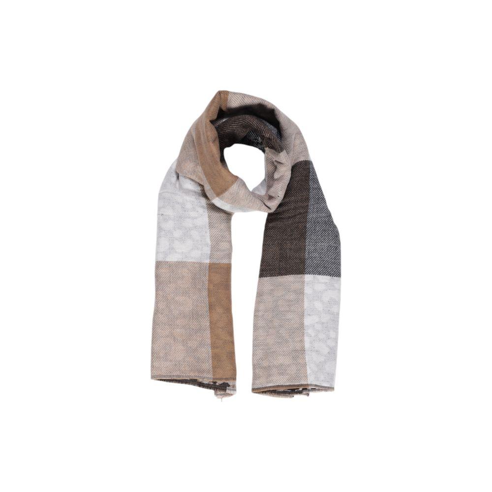 Pieces beige scarf made of recycled polyester and acrylic, featuring a versatile design with a mix of neutral shades.