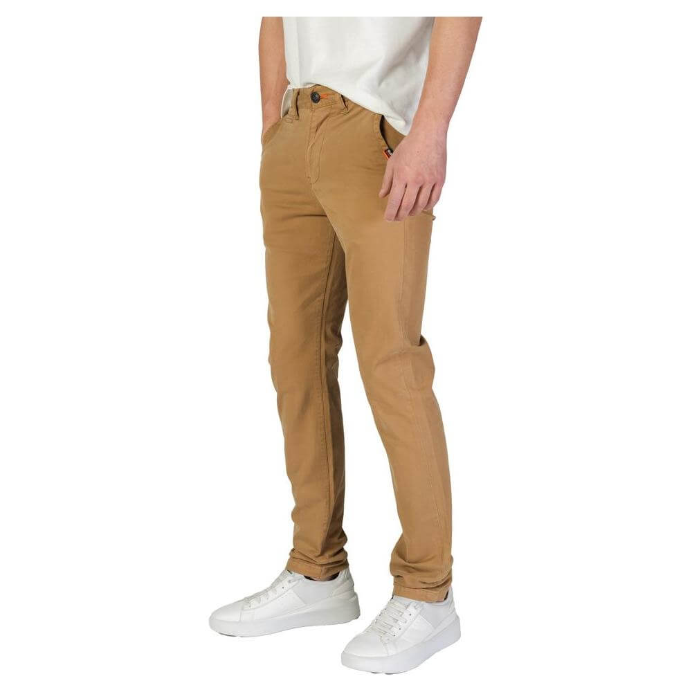 Men's Superdry beige cotton slim pants for fall/winter, made of 98% cotton and 2% elastane. Stylish and comfortable.