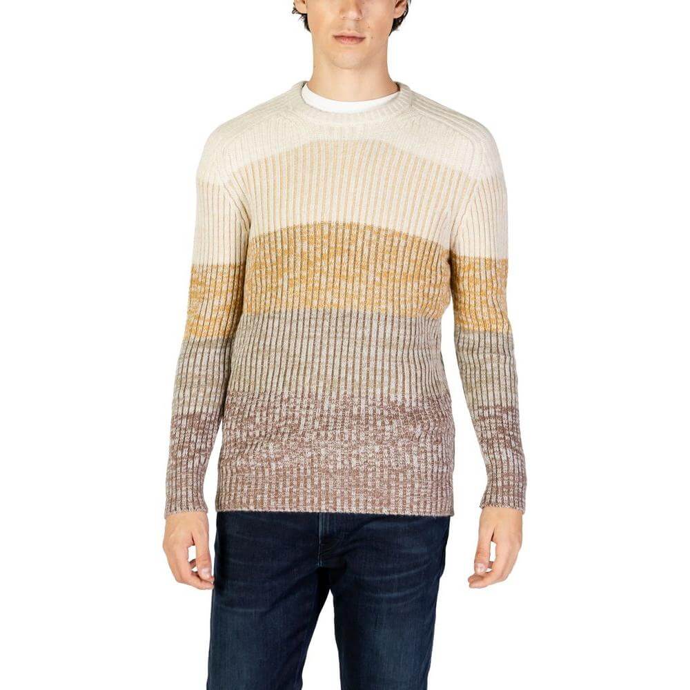 Alt Tag: Hydra Clothing beige acrylic sweater for men, fall/winter collection, featuring knitwear blend of acrylic, cotton, wool, nylon.