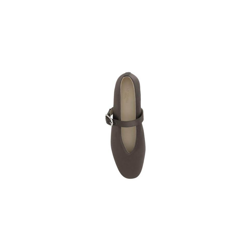 LE MONDE BERYL Stella leather ballerina with adjustable strap and beveled toe for elegant and comfortable fit.