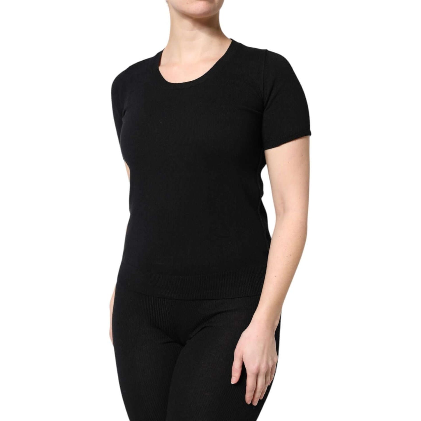 Dolce & Gabbana black cotton round neck short sleeve t-shirt, Italian craftsmanship, logo detail, luxury fashion.