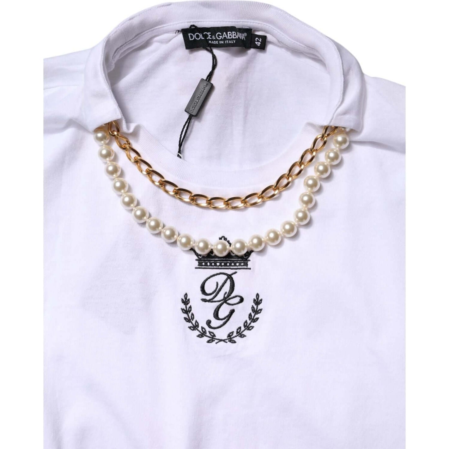 Dolce & Gabbana White Chain Pearl Cotton Round Neck T-shirt with logo detail, showcasing exquisite Italian craftsmanship.