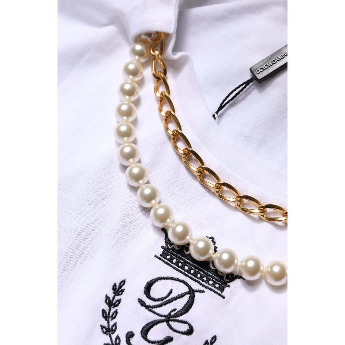 Dolce & Gabbana white cotton t-shirt with chain and pearl design, logo detail, luxury craftsmanship, made in Italy