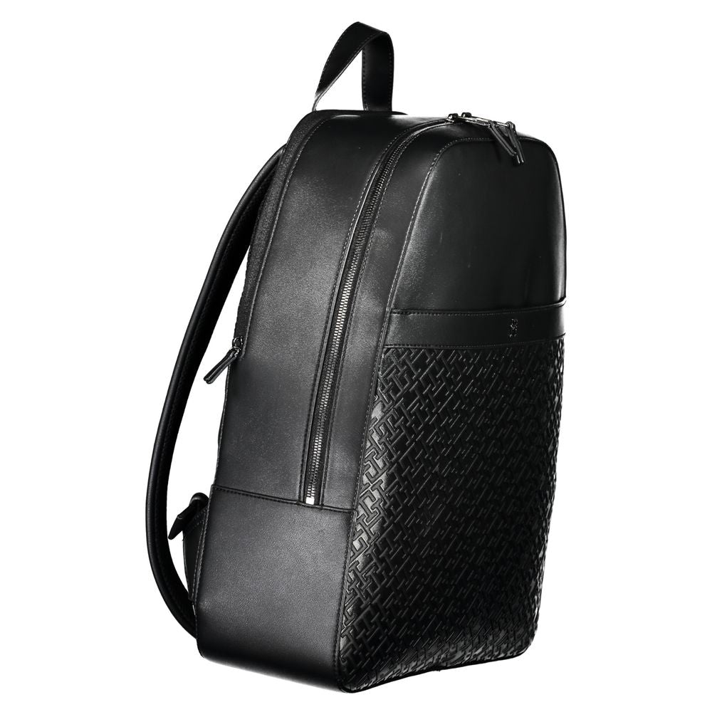 Tommy Hilfiger Chic Urban Traveler Backpack in black with adjustable straps and multiple pockets, ideal for professionals and students.