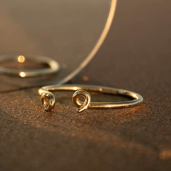 AN JEWELS JEWELRY Mod. AL.BAW03Y elegant bracelet on display