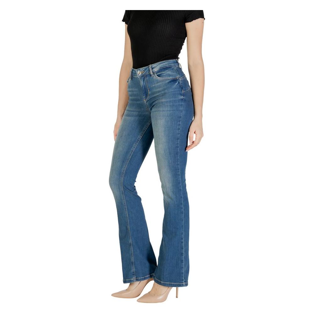 Liu Jo women's blue bootcut flared jeans, high waist, elegant fit, worn by a model, made of cotton blend for modern casual style.