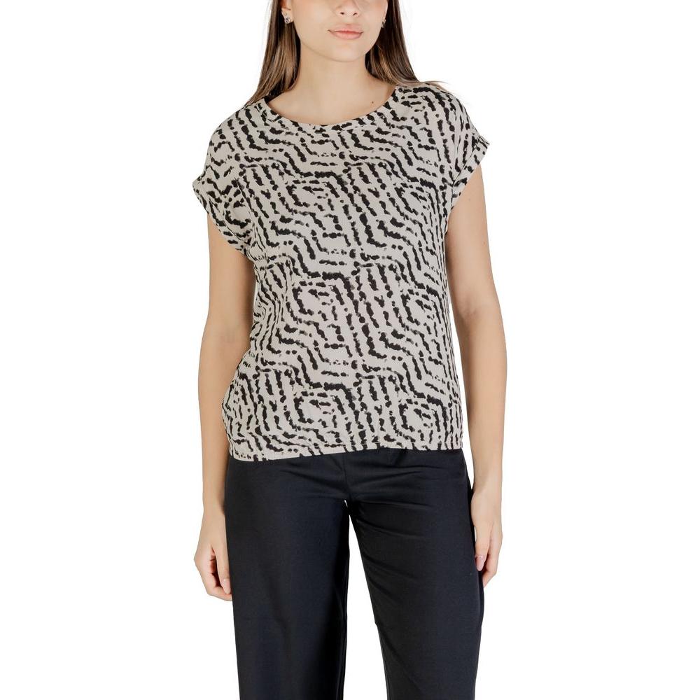 Woman wearing Street One bicolor viscose shirt with short sleeves, round neck, and modern design.