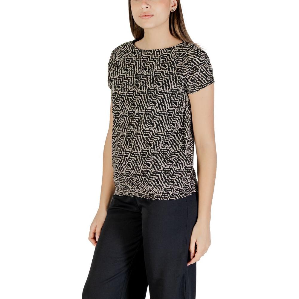 Street One black viscose shirt with short sleeves and unique printed design, modeled by woman, perfect for versatile and stylish outfits.