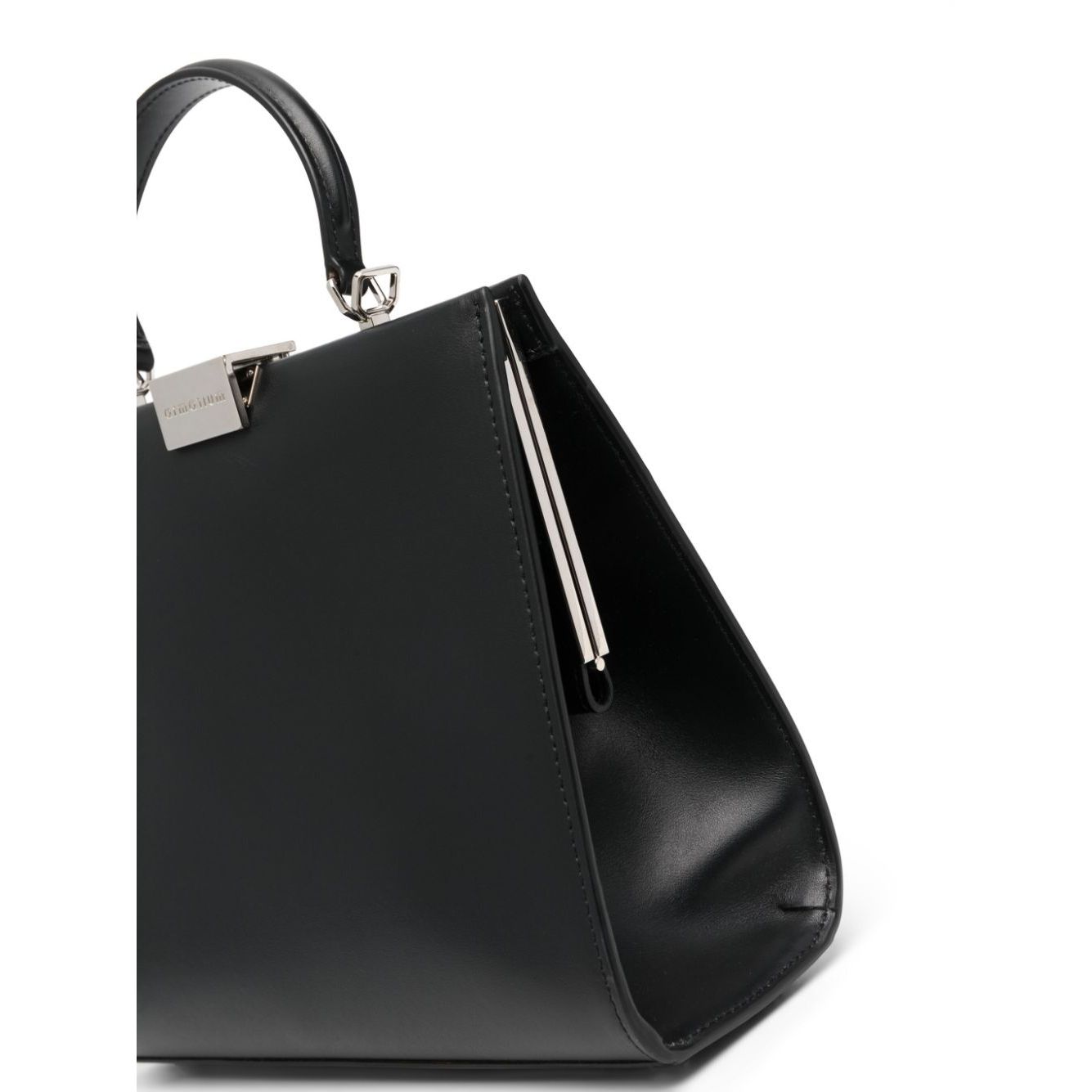 Front view with bag zipped and handles upright.