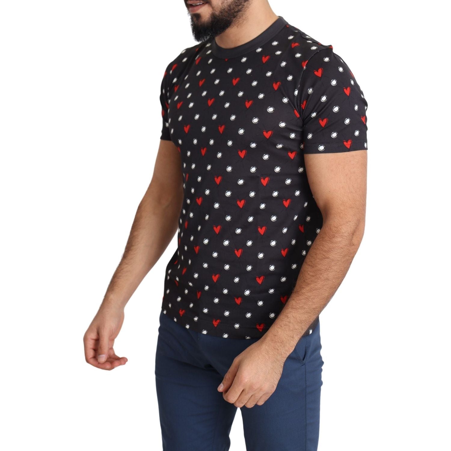 别致的灰色棉质 T 恤，带有心形印花