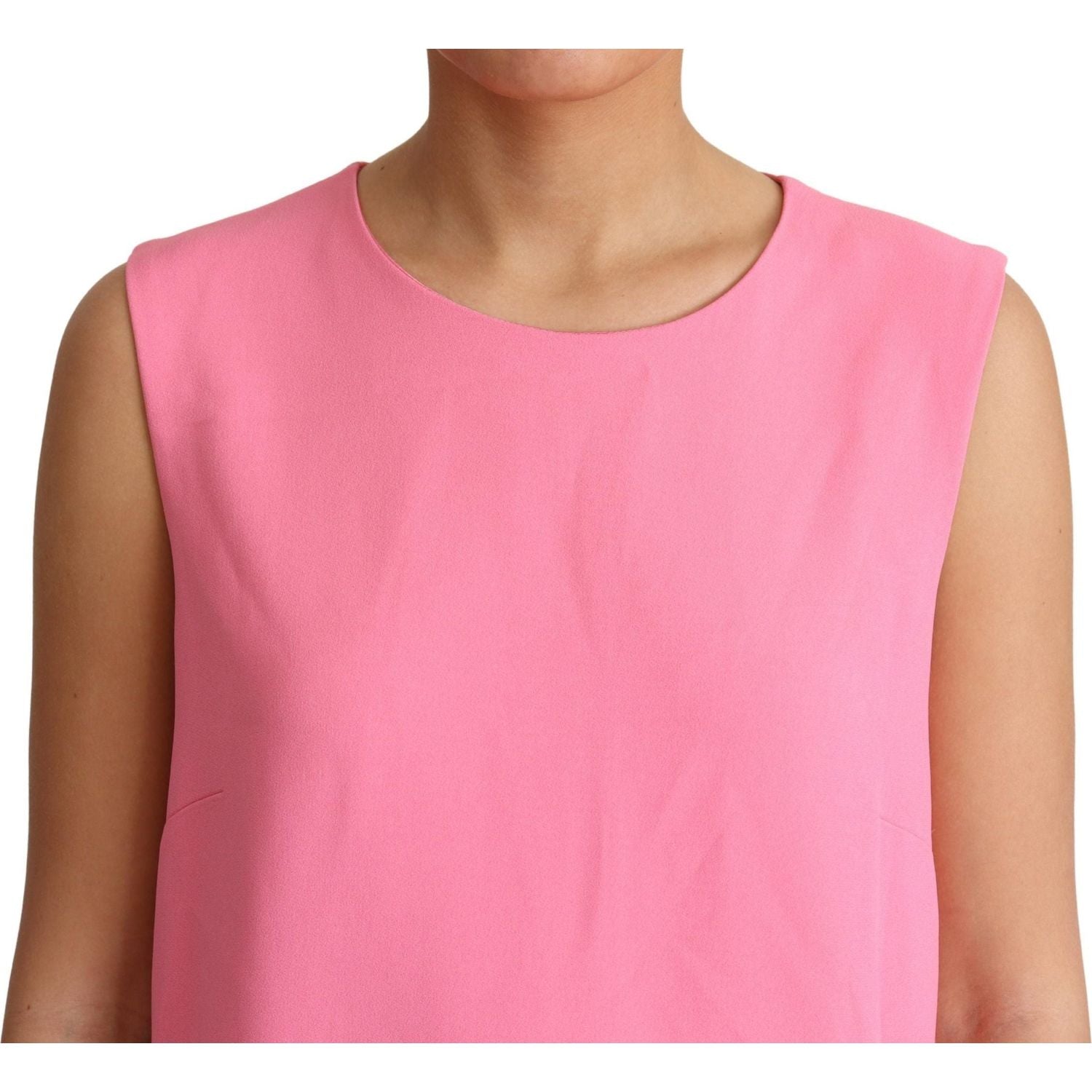 优雅粉色直筒及膝连衣裙