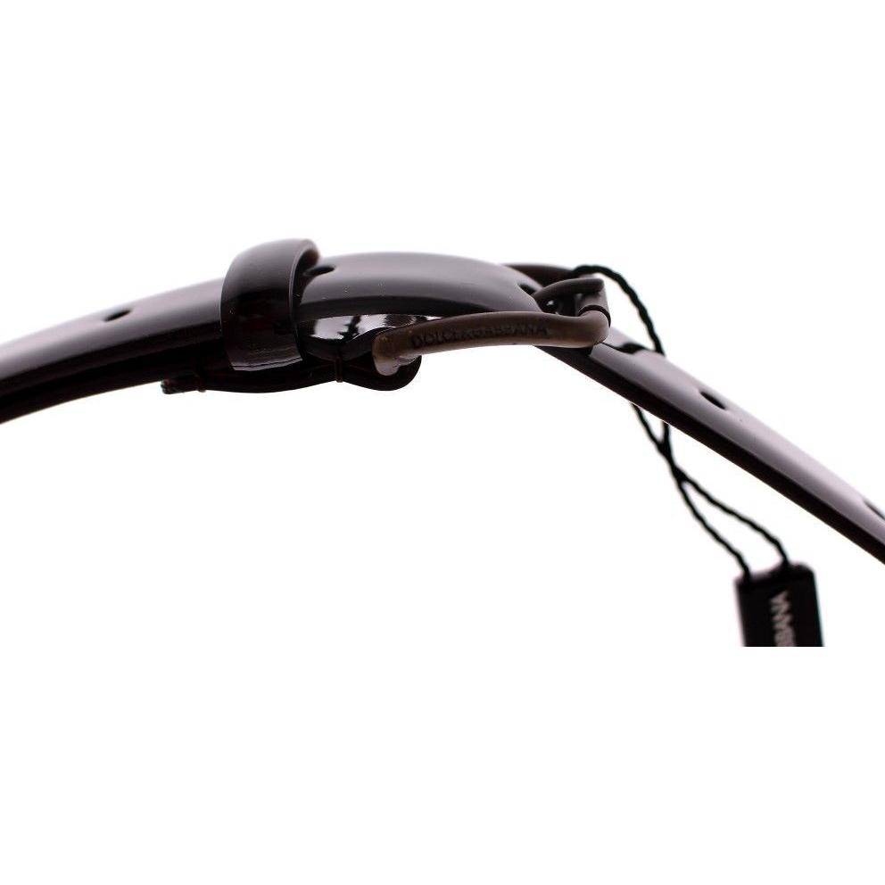 优雅的皮革配饰，彰显精致风格