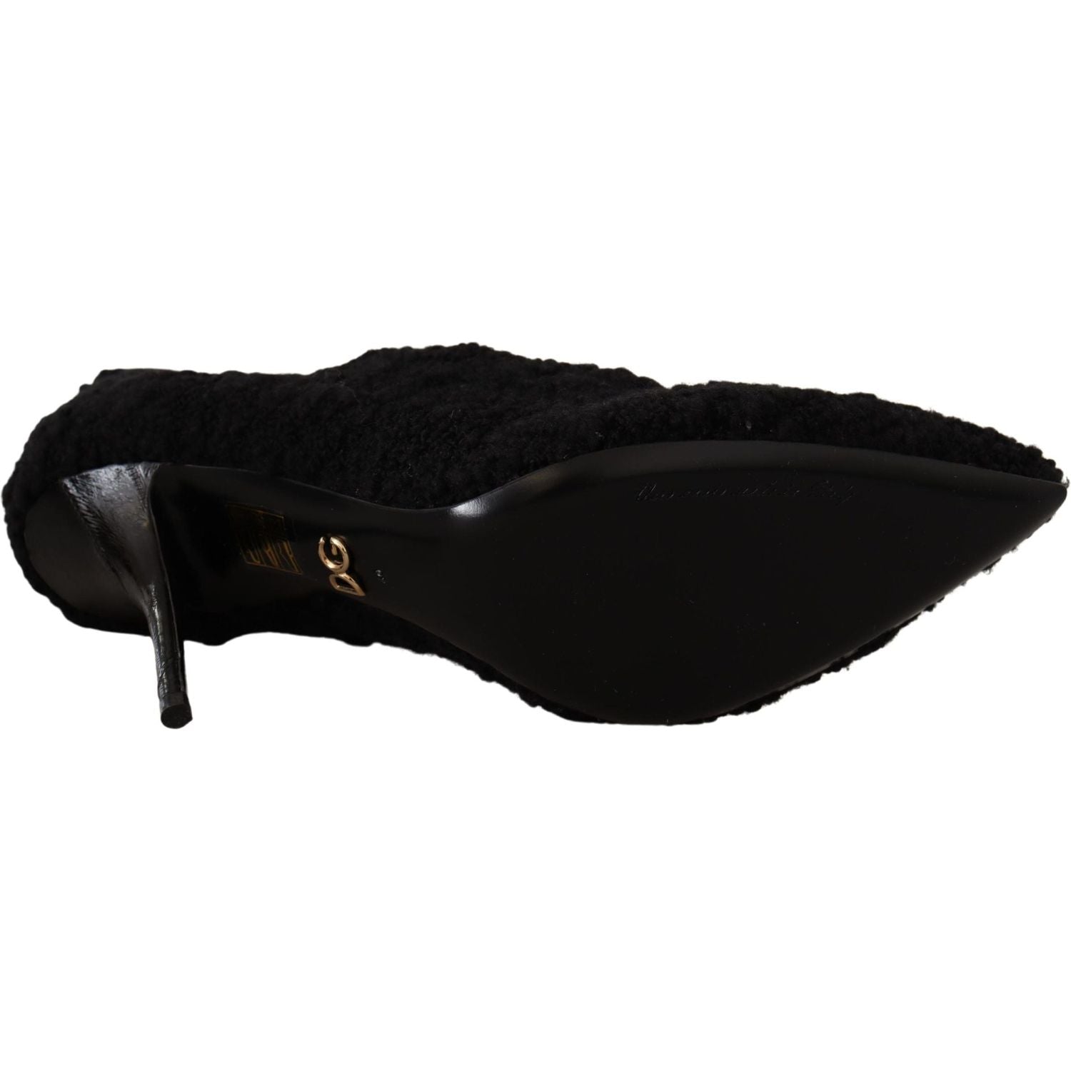 优雅的黑色中筒粘胶靴