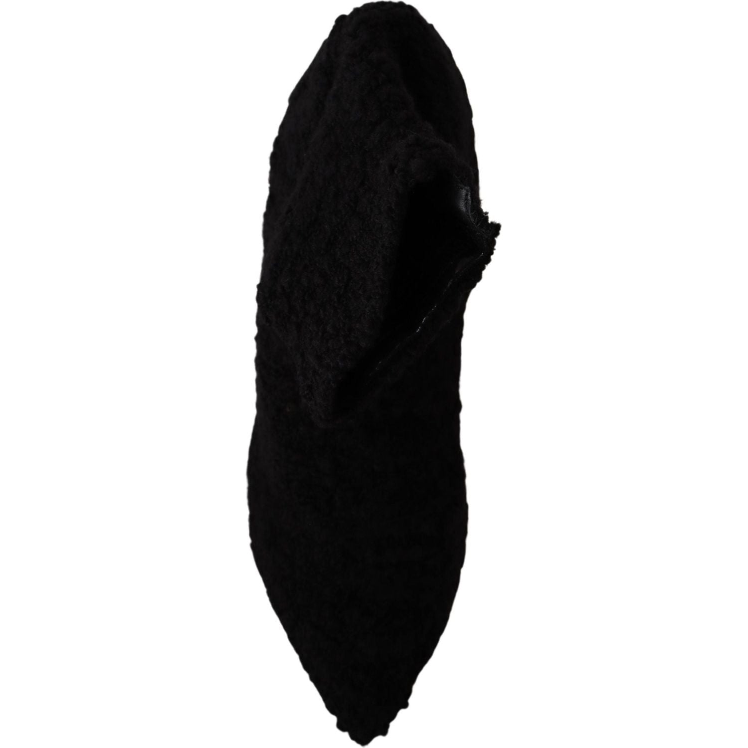 优雅的黑色中筒粘胶靴