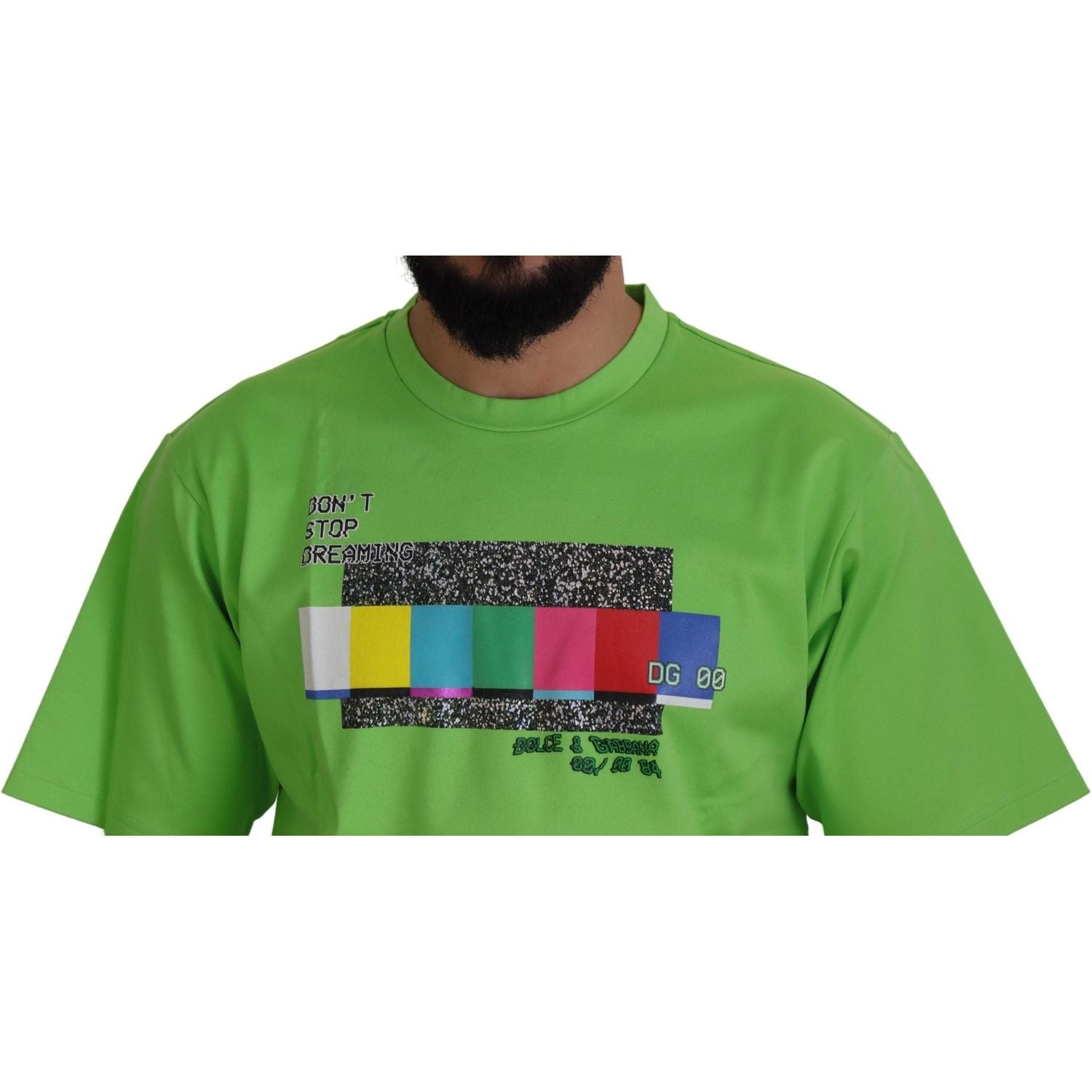 别致的绿色圆领短袖 T 恤