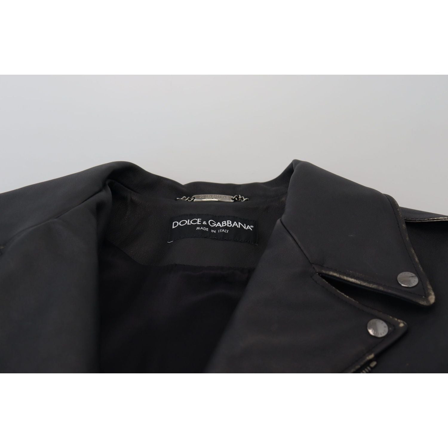 优雅黑色皮革机车夹克