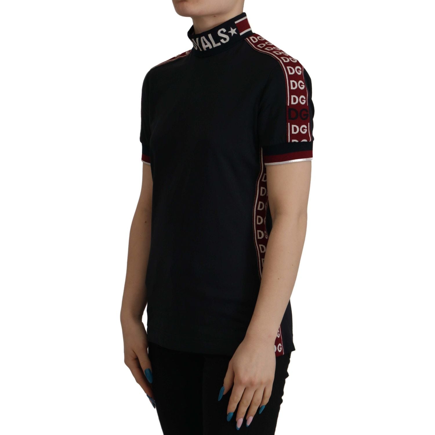 优雅黑色高领棉质 T 恤