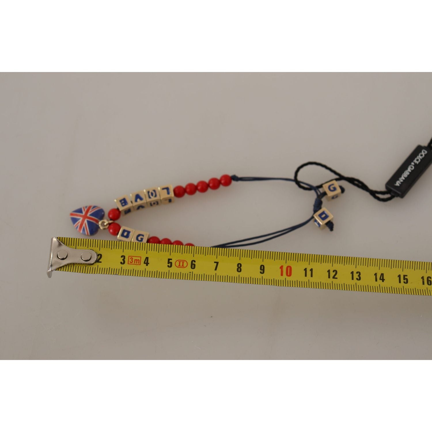 优雅的蓝色、红色玻璃和 Zama 手链