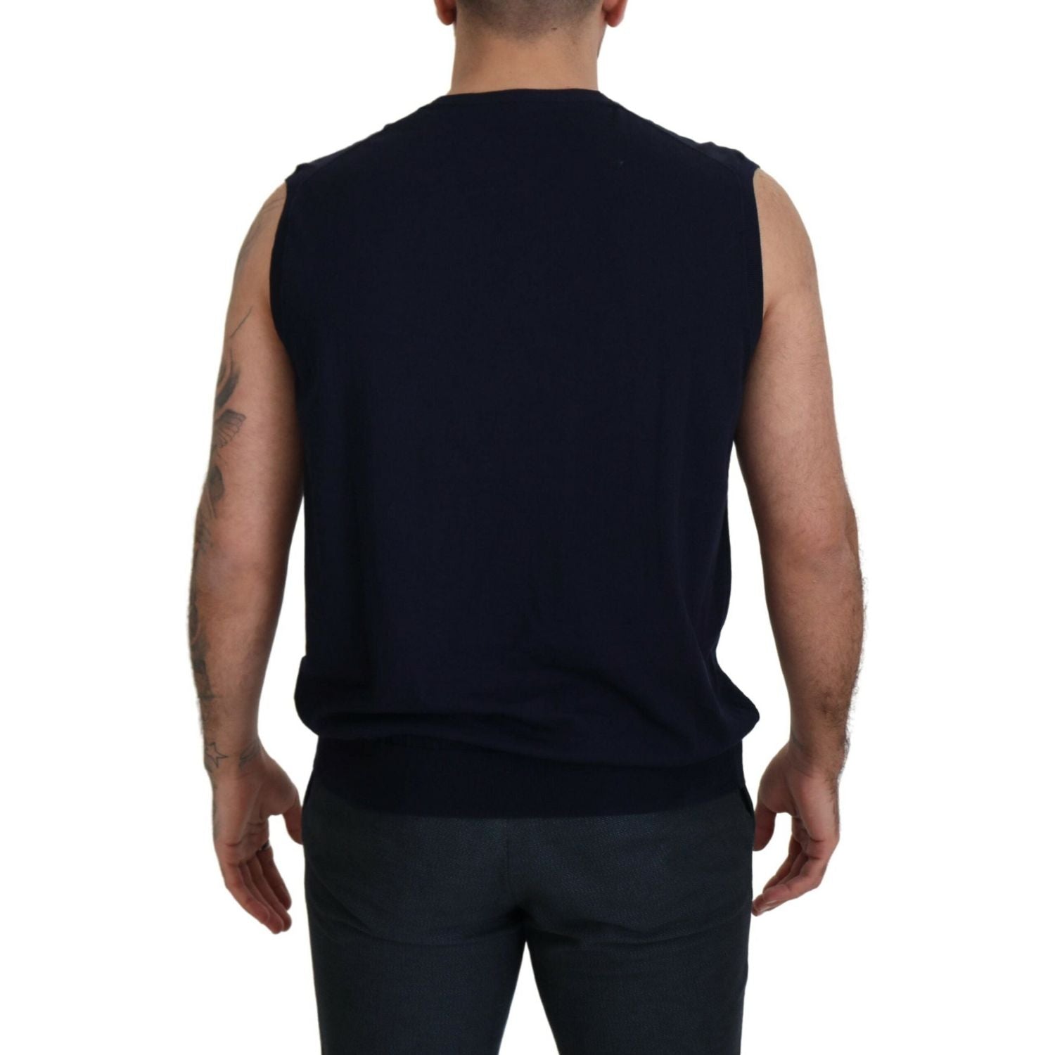 时尚黑色 V 领无袖背心