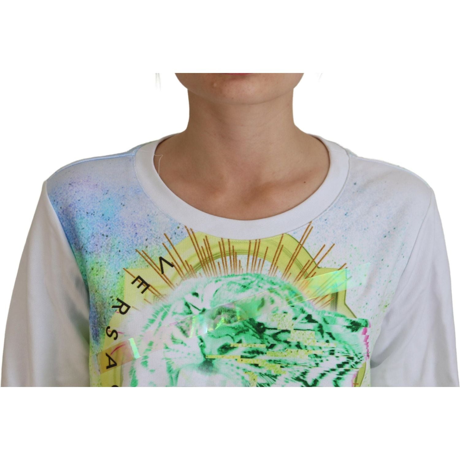 优雅的白色图案圆领毛衣