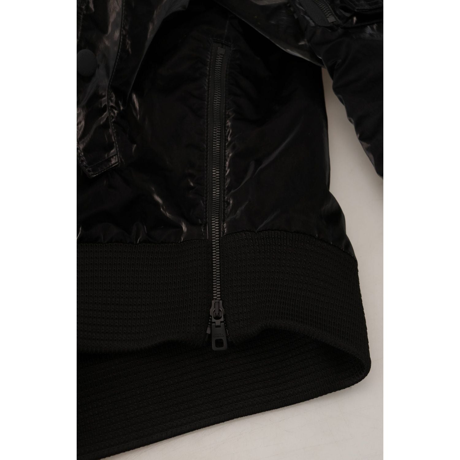 优雅黑色飞行员连帽夹克