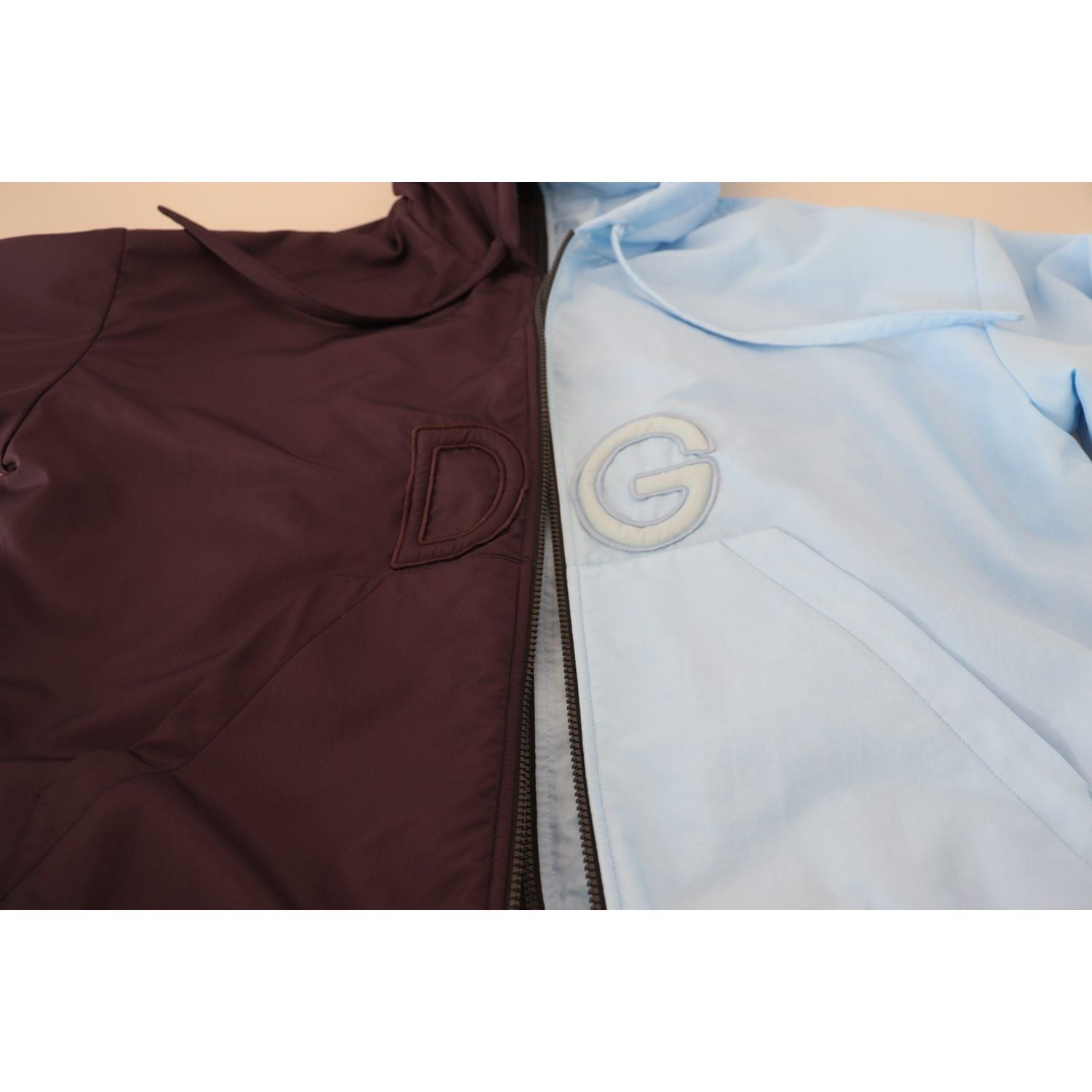 优雅连帽蓝色夹克 - 全拉链开合