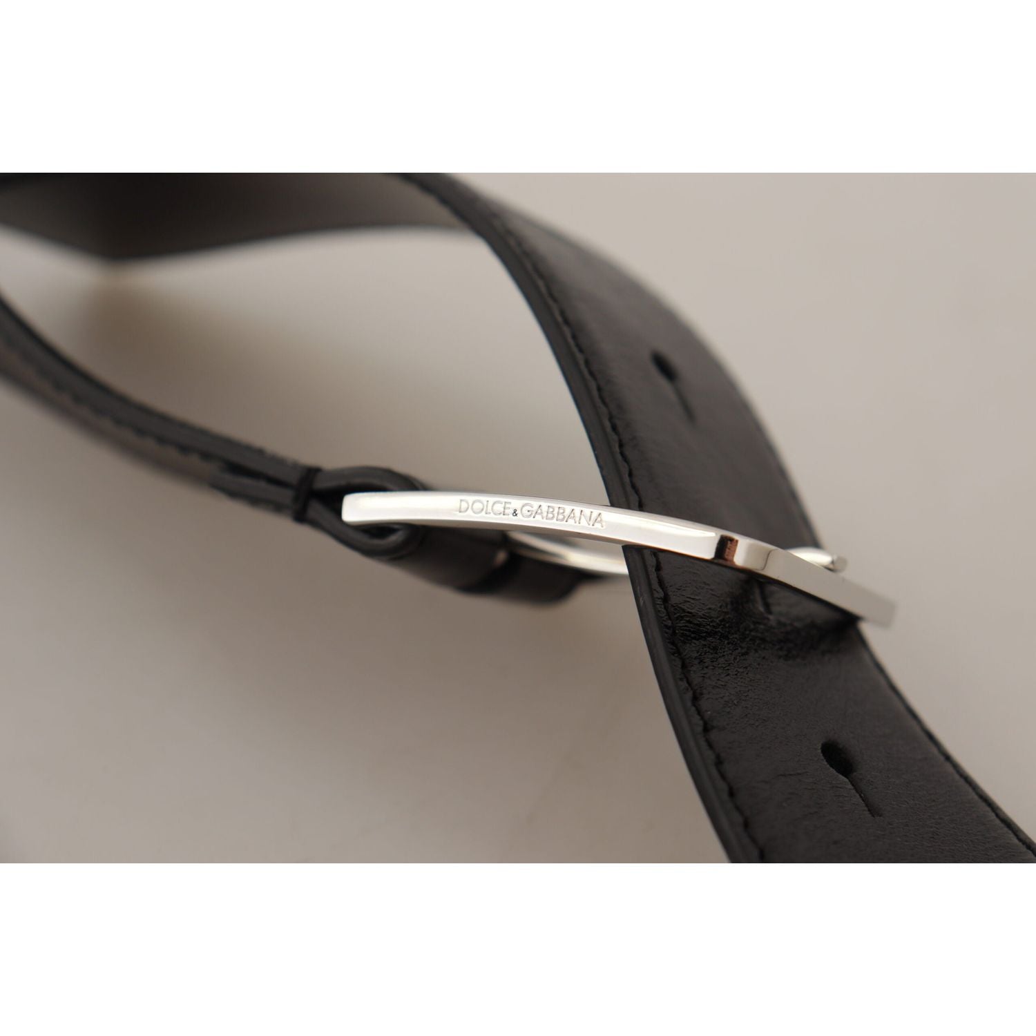 优雅皮带配金属扣