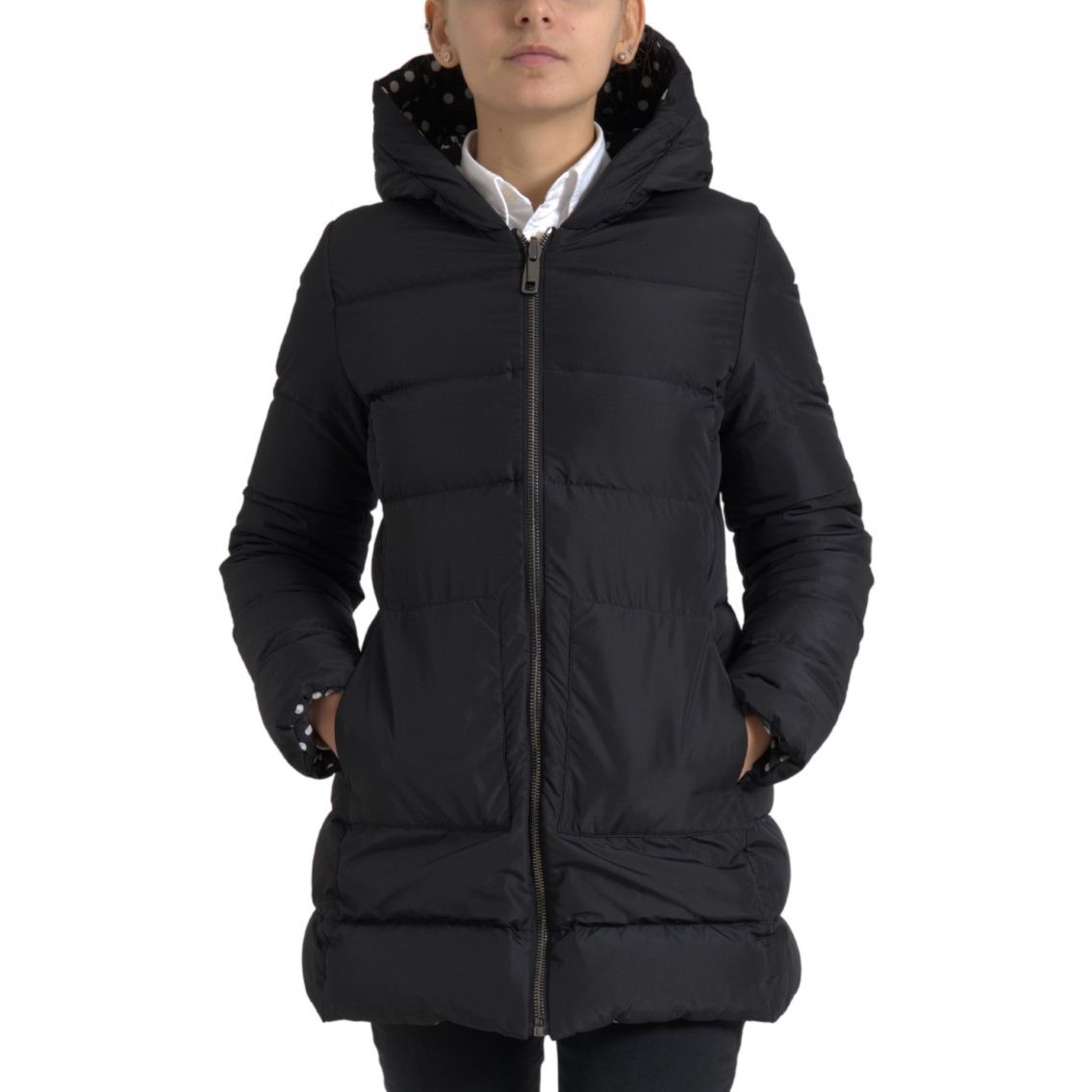 Front view with bag zipped and handles upright.