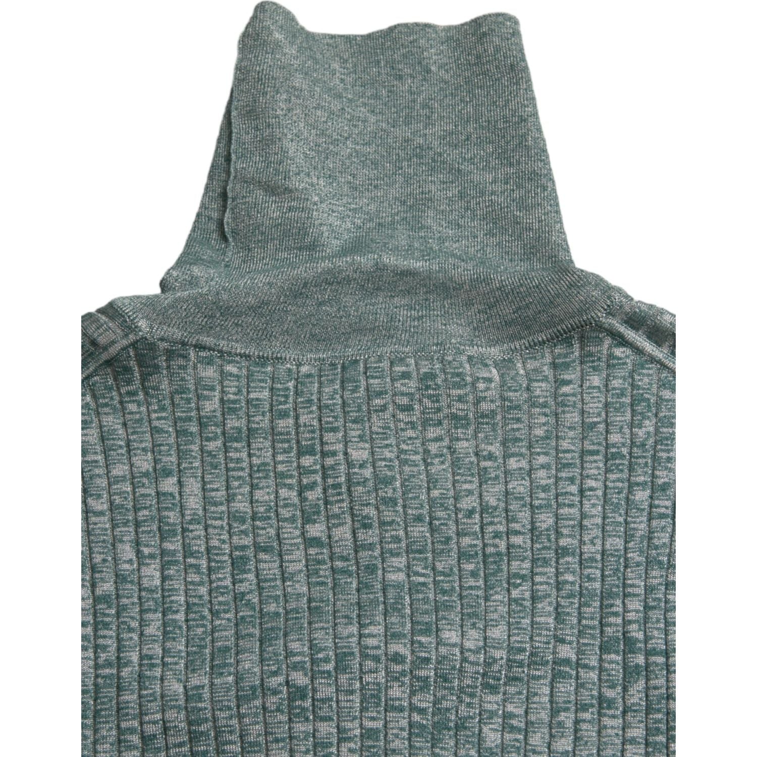 优雅绿色高领套头衫