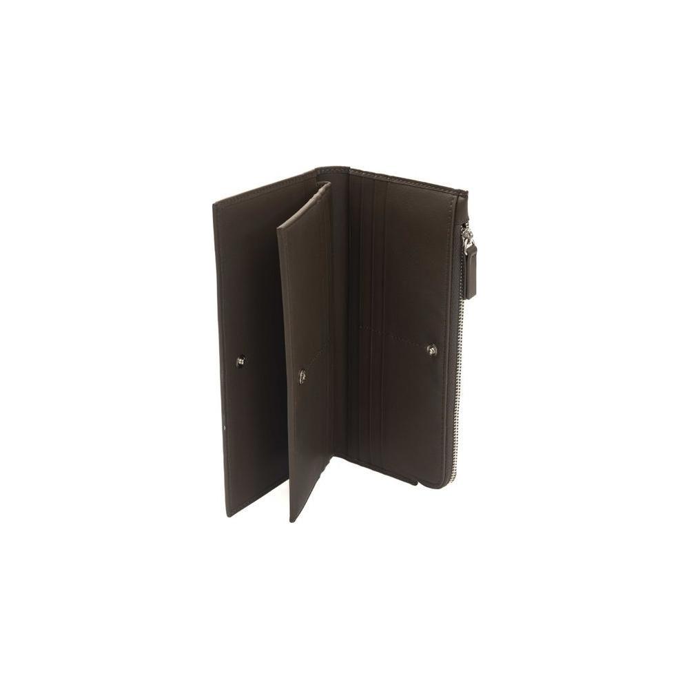 带徽标的别致棕色皮革钱包