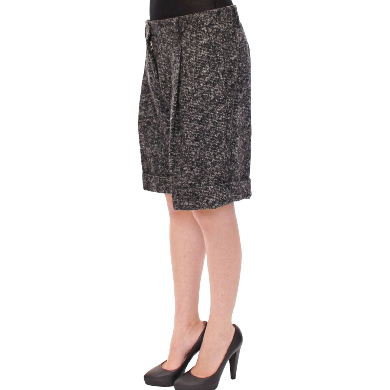 优雅灰色羊驼混纺短裤