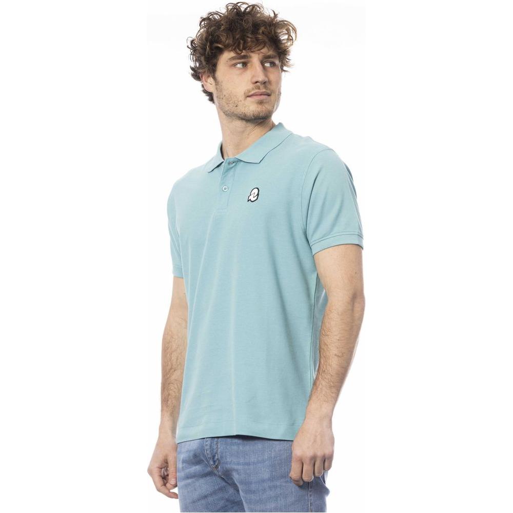 优雅的浅蓝色 Polo 衫