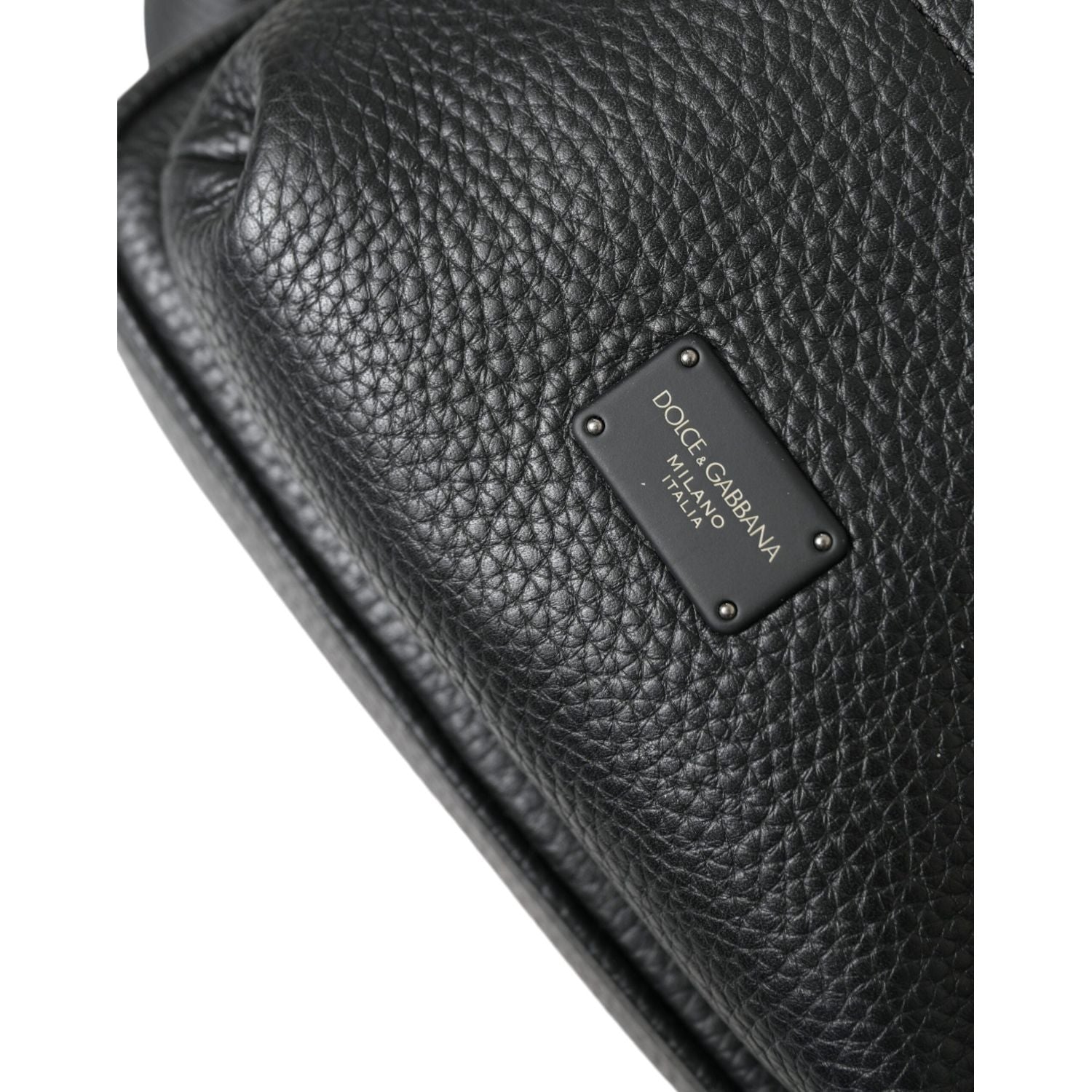 别致的黑色小牛皮小背包