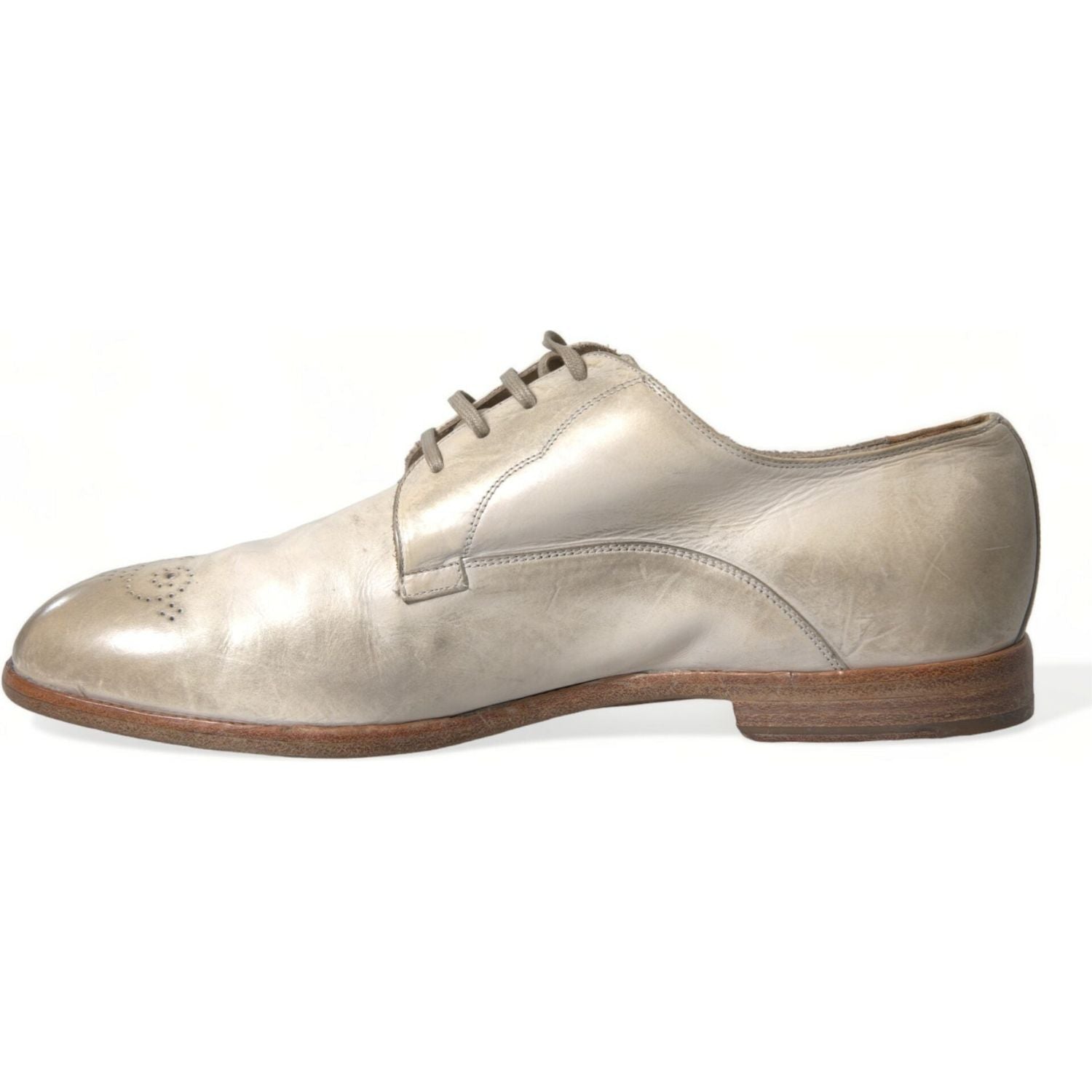 优雅的白色小牛皮德比鞋