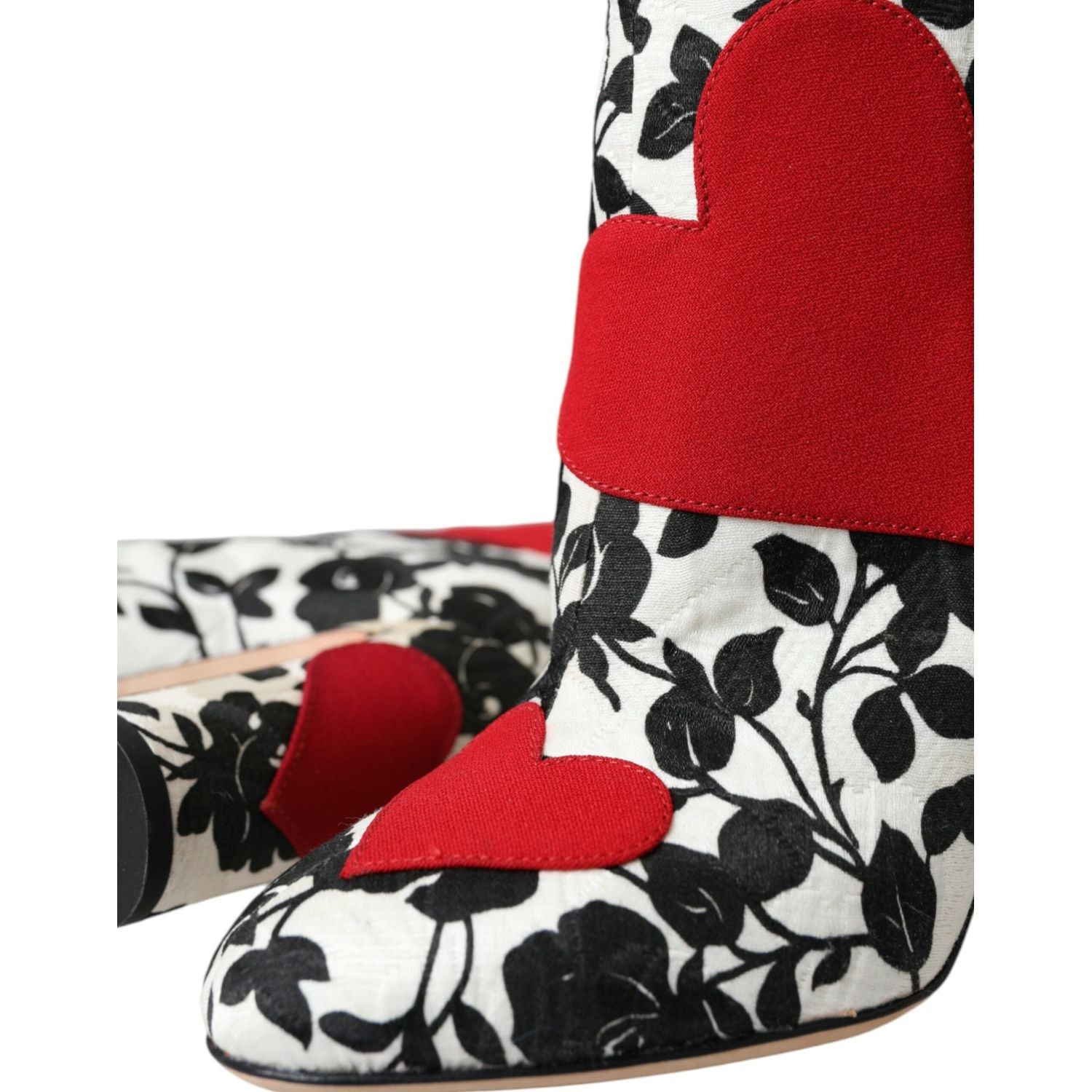 白色花卉心形皮革高筒靴