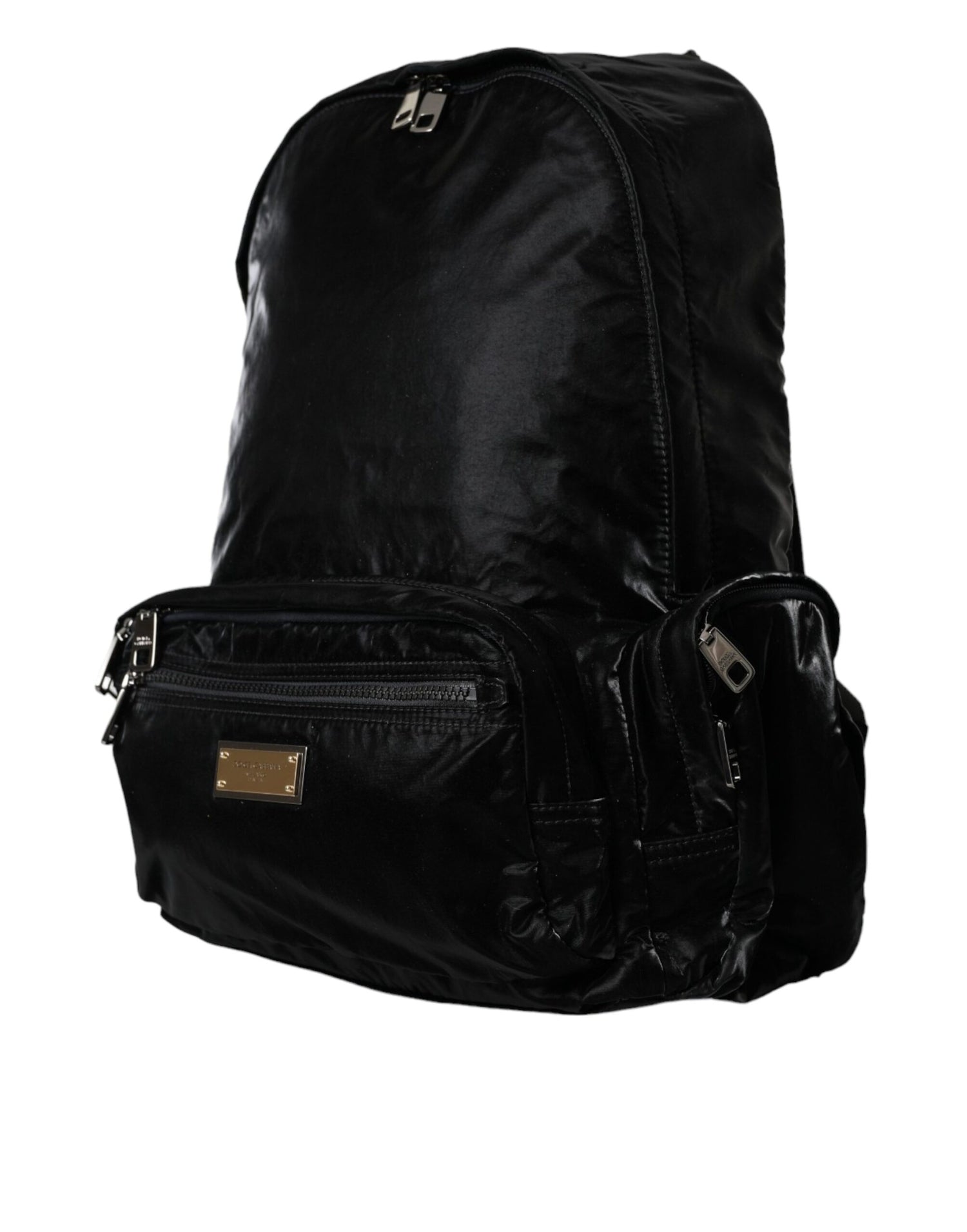 Front view with bag zipped and handles upright.