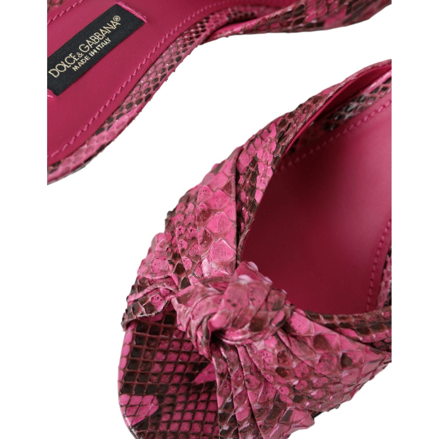 حذاء دولتشي آند غابانا الوردي ذو الكعب العالي المصنوع من الجلد الغريب