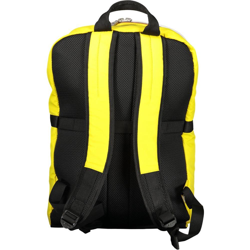 Front view with bag zipped and handles upright.