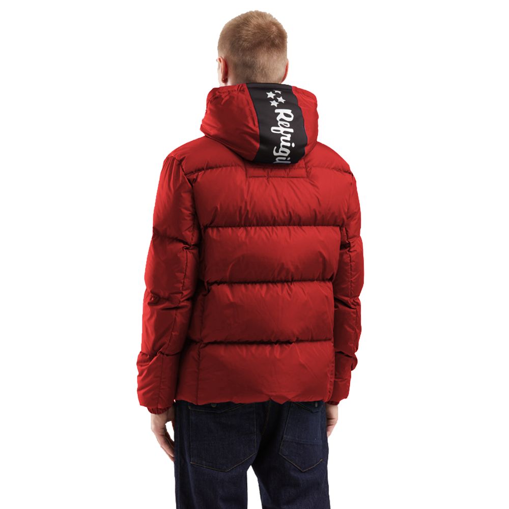 Front view with bag zipped and handles upright.