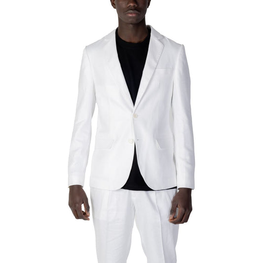 Antony Morato white linen suit for men, spring/summer collection, featuring a suit jacket made of 52% linen and 48% viscose.