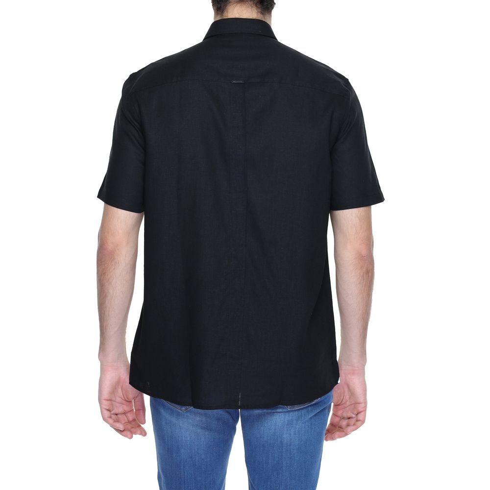 Front view with bag zipped and handles upright.