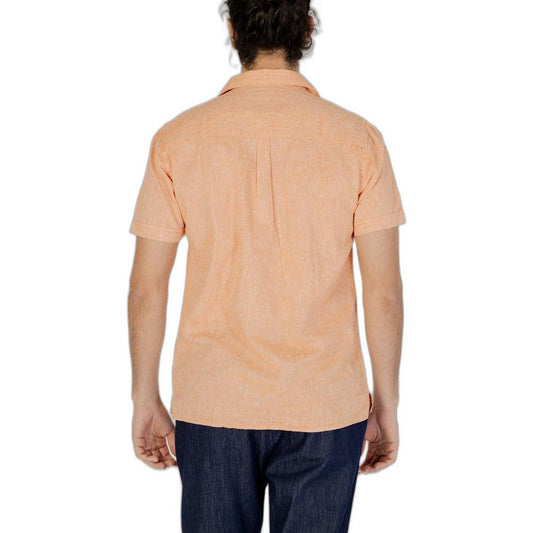 Back view of a men's Hamaki-Ho orange linen shirt, short-sleeved, part of the Spring/Summer collection, made of 55% linen and 45% cotton.