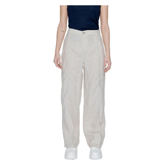Woman wearing Street One beige linen bootcut pants, perfect for spring/summer collection, made from 100% linen.