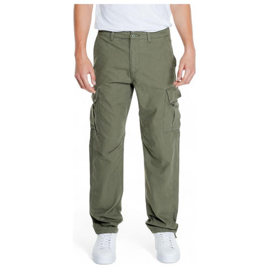 Men's Jack & Jones green cotton cargo pants for fall/winter collection, featuring a relaxed fit and modern design.