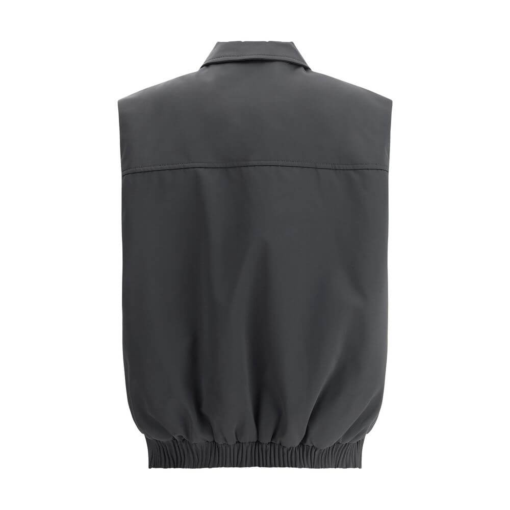 Front view with bag zipped and handles upright.