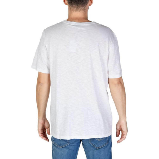 Back view of men's Superdry white cotton T-shirt, short-sleeved, part of the fall/winter collection, 100% cotton.