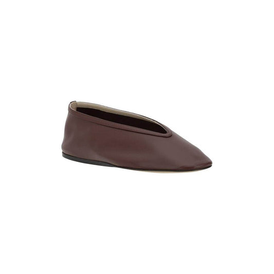 Le Monde Beryl Luna ballerinas in high-quality leather with flat sole and beveled toe, perfect for casual-chic occasions.